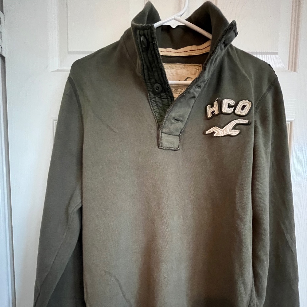 Hollister | Medium | Olive Long Sleeve Shirt | Like New